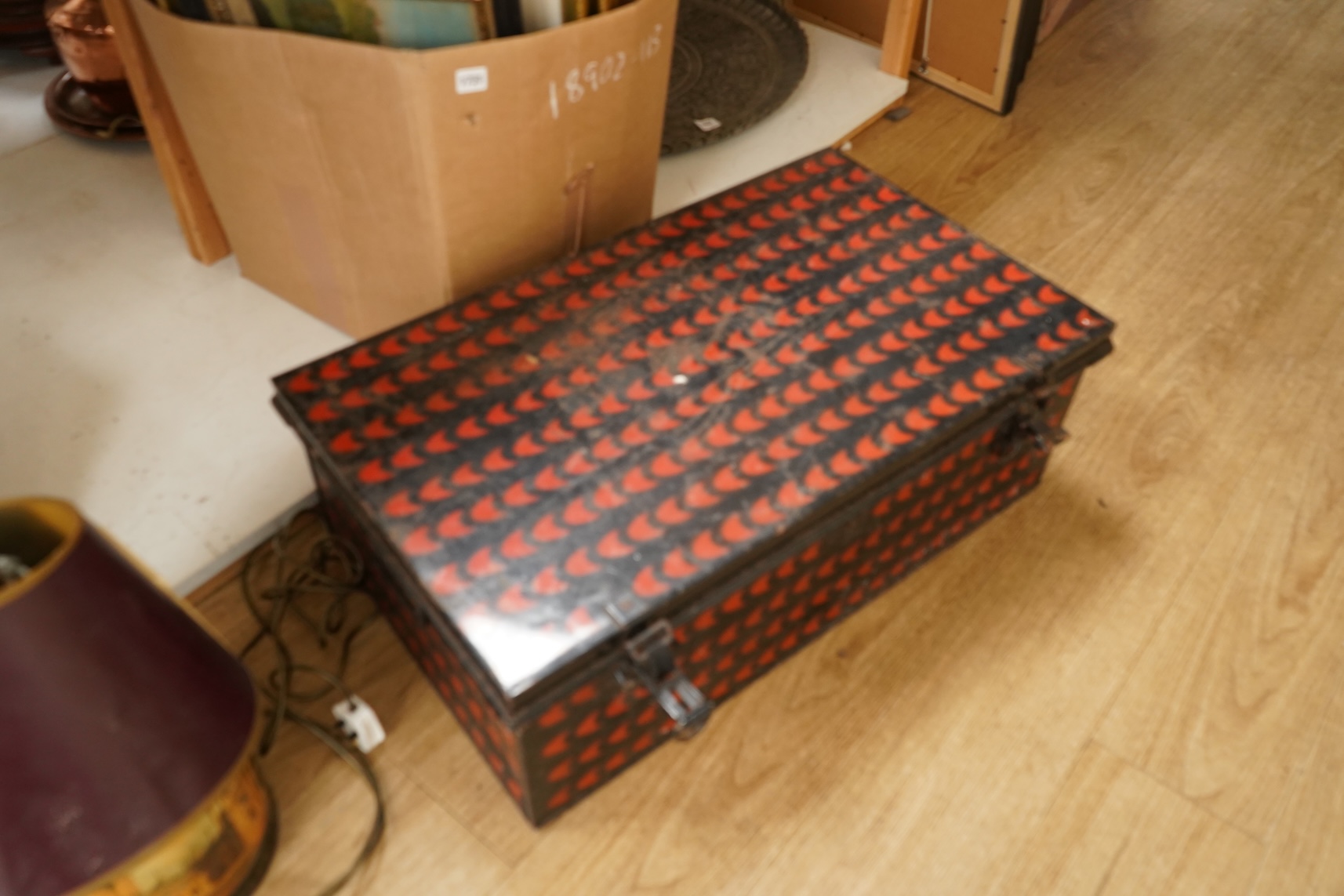 Tin a toleware tin trunk-77cm x 45cm and Brighton Pavilion decorated tea tin lamp and shade.